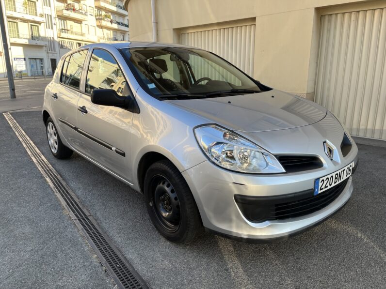 RENAULT CLIO III Pack Authentique 1.4i 100CH