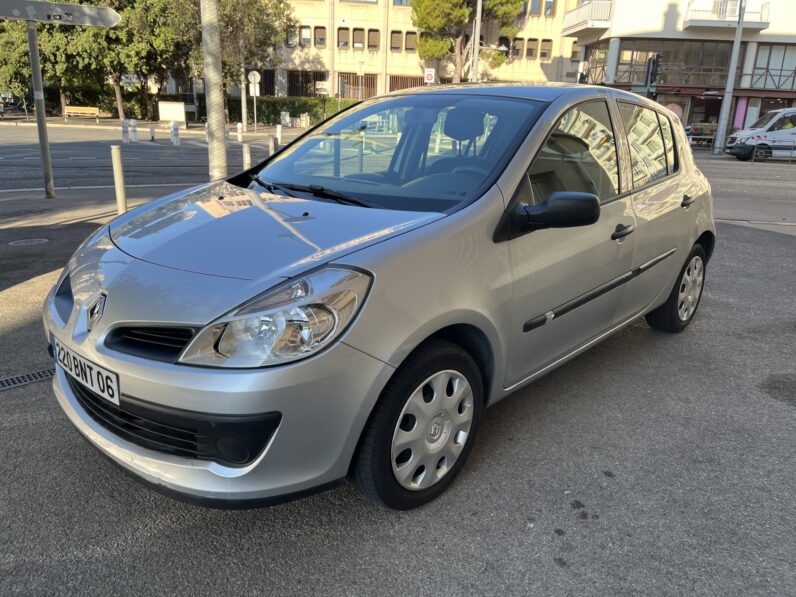 RENAULT CLIO III Pack Authentique 1.4i 100CH
