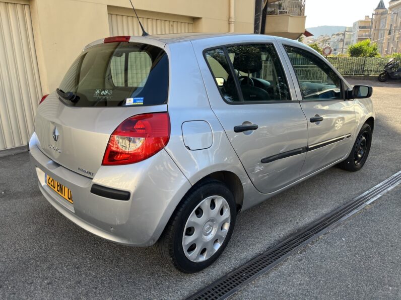 RENAULT CLIO III Pack Authentique 1.4i 100CH