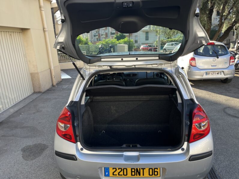 RENAULT CLIO III Pack Authentique 1.4i 100CH