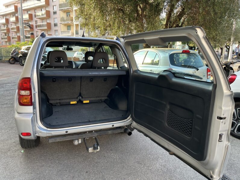 TOYOTA RAV4 II 2.0 D4D 4X4 115CH